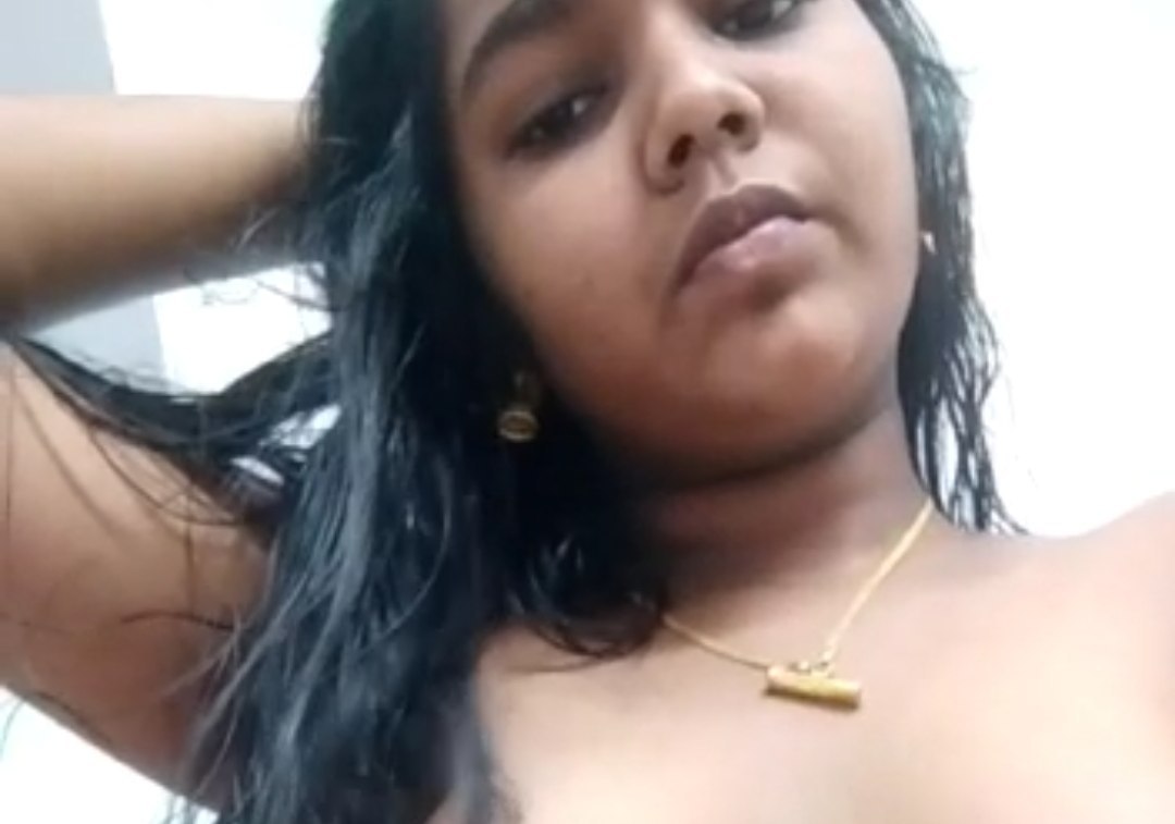 Mallu girl _MdiskVideo_164a03b3523f28.jpg